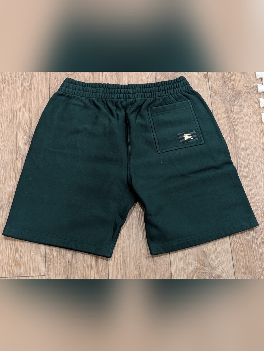 $630 Mens BURBERRY EKD Logo Bermuda Cotton Shorts Ivy Green Large - Picture 3 of 10